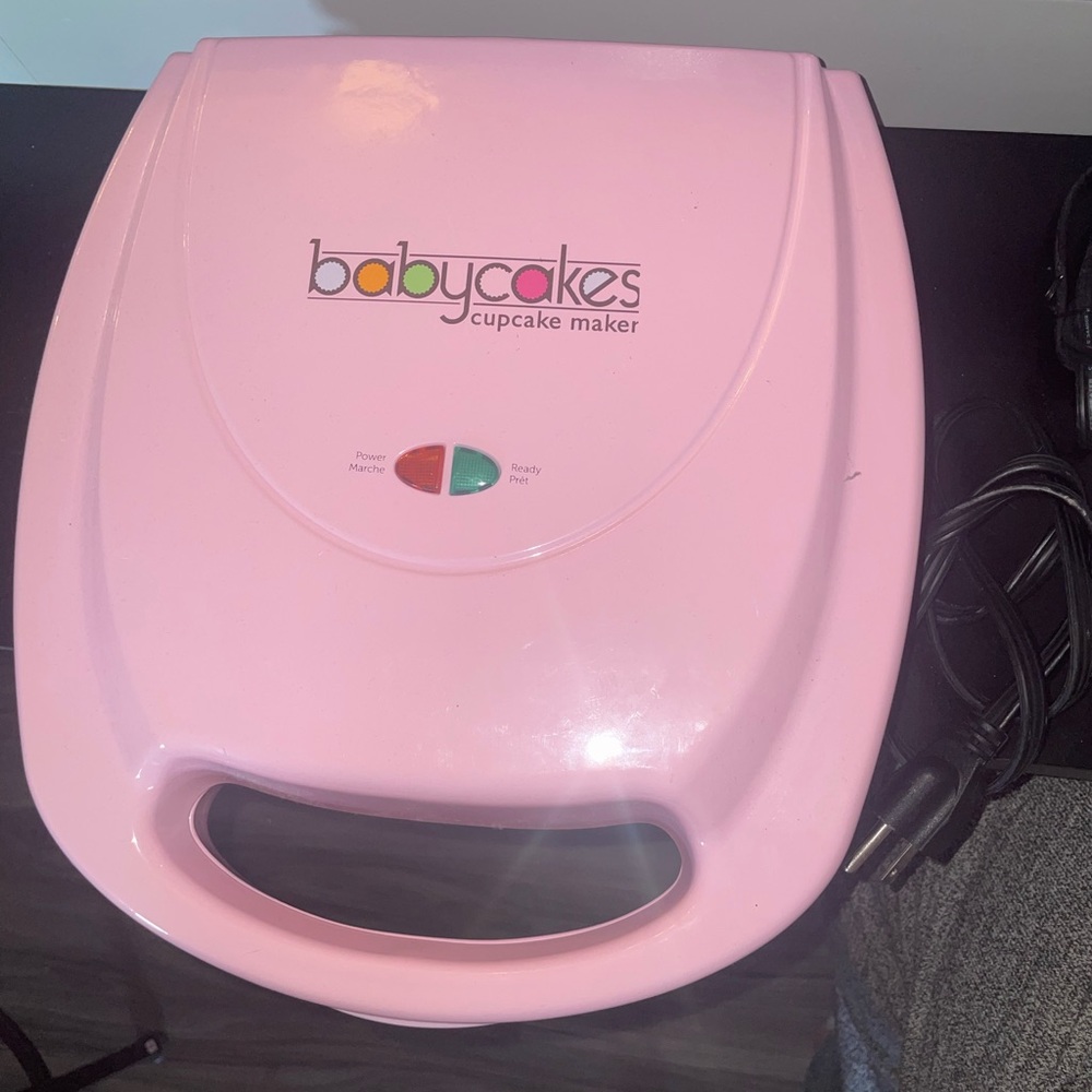 Babycakes - cupcake maker